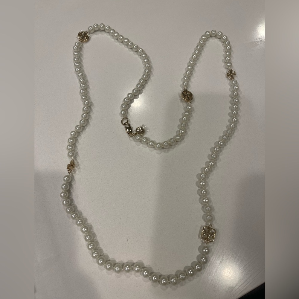 Tory Burch pearl long necklace with logo